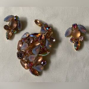 Vintage Kramer of New York brooch set